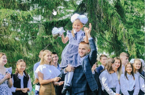 В Омской области для 24,5 тысяч первоклассников закупают школьные рюкзаки с принадлежностями.